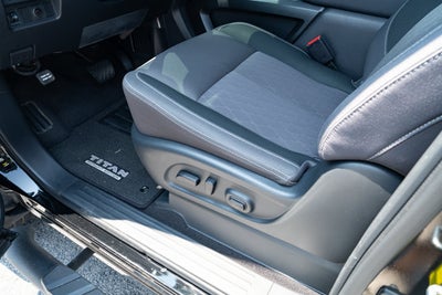 2023 Nissan TITAN Crew Cab SV 4x4