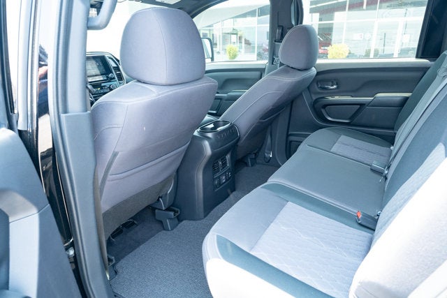 2023 Nissan TITAN Crew Cab SV 4x4