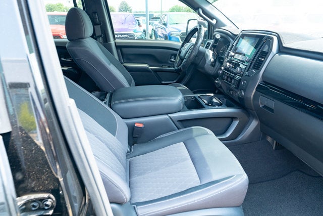 2023 Nissan TITAN Crew Cab SV 4x4