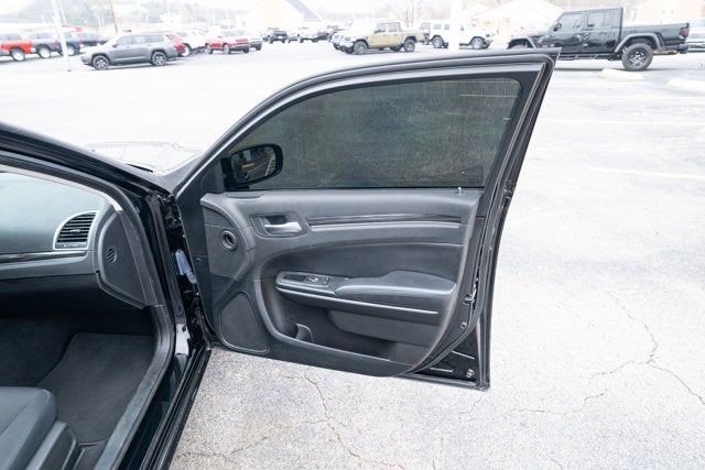 2022 Chrysler 300 Touring