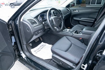 2022 Chrysler 300 Touring