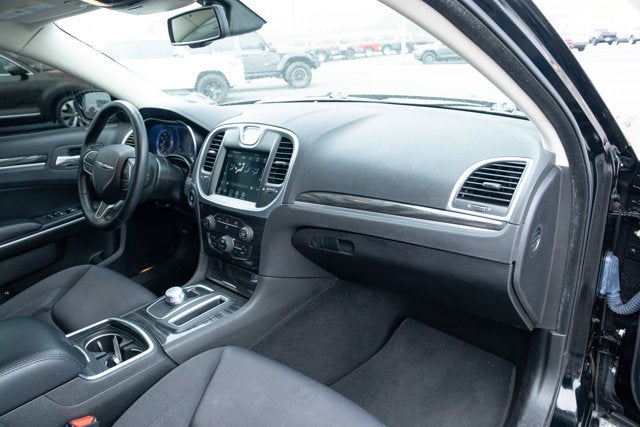 2022 Chrysler 300 Touring