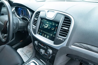 2022 Chrysler 300 Touring