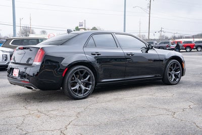 2022 Chrysler 300 Touring