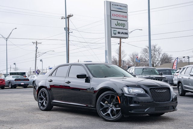 2022 Chrysler 300 Touring