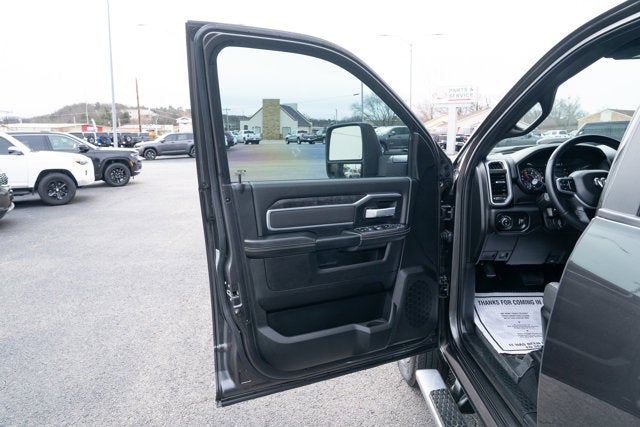 2024 RAM 3500 Lone Star Crew Cab 4x4 8' Box