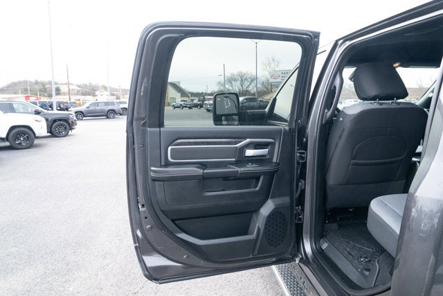 2024 RAM 3500 Lone Star Crew Cab 4x4 8' Box