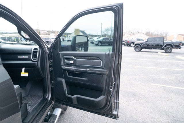 2024 RAM 3500 Lone Star Crew Cab 4x4 8' Box