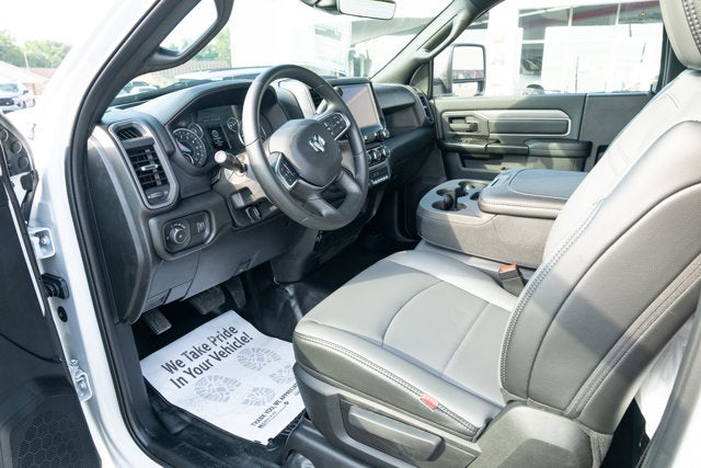 2026 RAM Ram 3500 Chassis Cab RAM 3500 TRADESMAN CHASSIS REGULAR CAB 4X4 84' CA