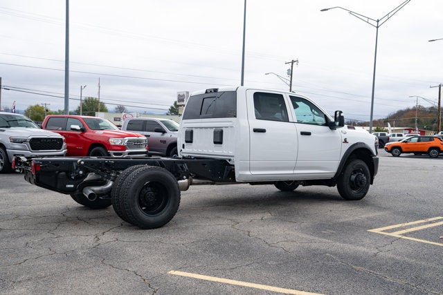 2026 RAM Ram 3500 Chassis Cab RAM 3500 TRADESMAN CREW CAB CHASSIS 4X4 60' CA