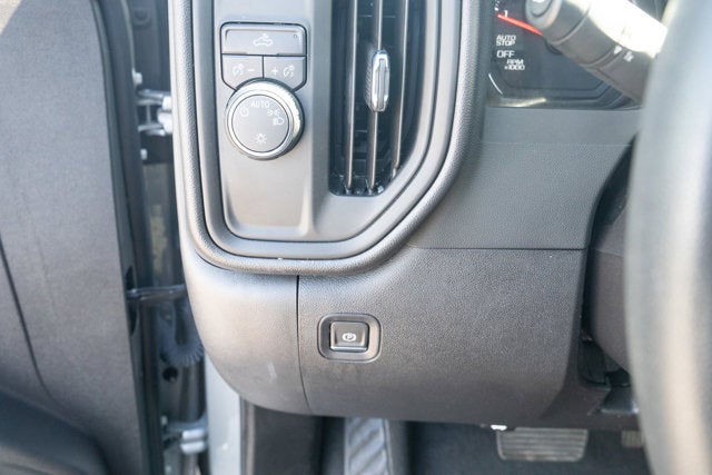 2024 Chevrolet Silverado 1500 2WD Crew Cab Short Bed Custom