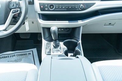 2019 Toyota Highlander LE