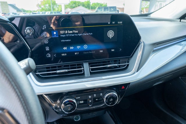 2025 Chevrolet Trax FWD LT