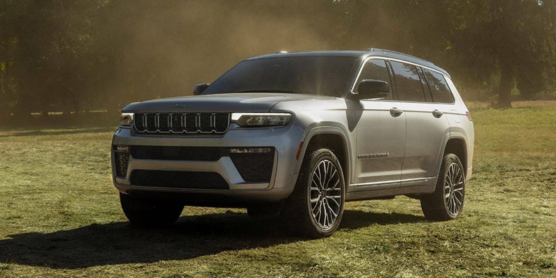 Jeep Grand Cherokee exterior front angle